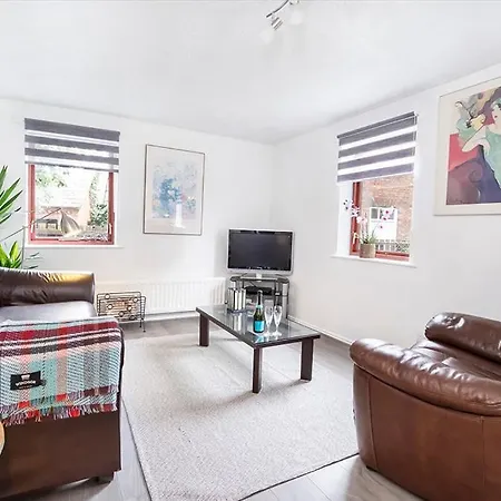 Fewster Way Central York Free Parking Apartment York